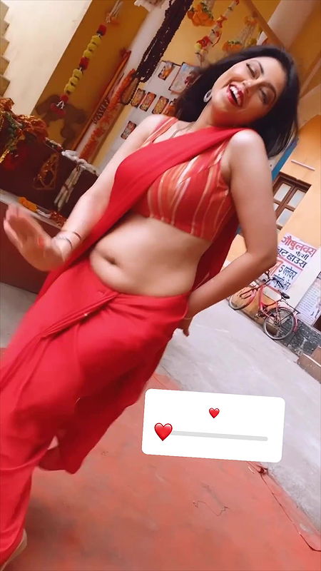 Reema Wora Sexy Navel in red Saree