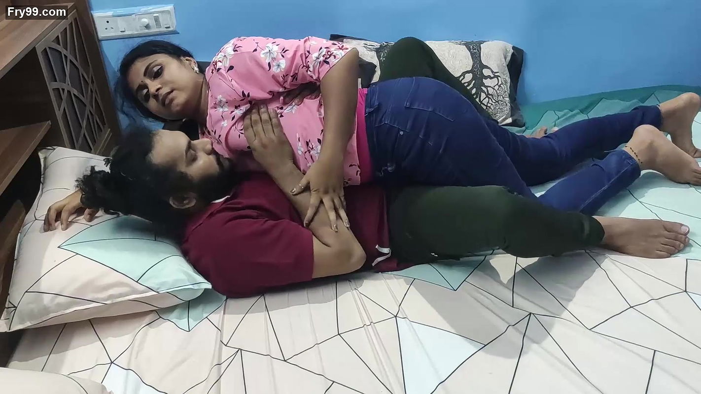 Vaishnavi – Hot Romance With Ass Grab And Ass Kiss Over