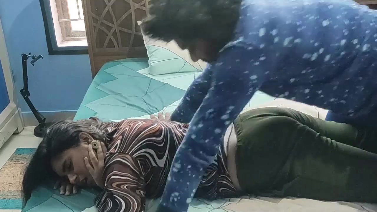 Vaishnavi – Ass Grab With Navel Show And Penis Touch