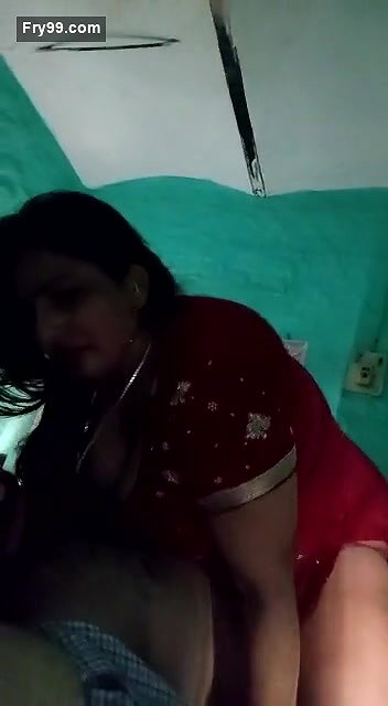 Desi Bhabhi Blowjob and Ridding Dick