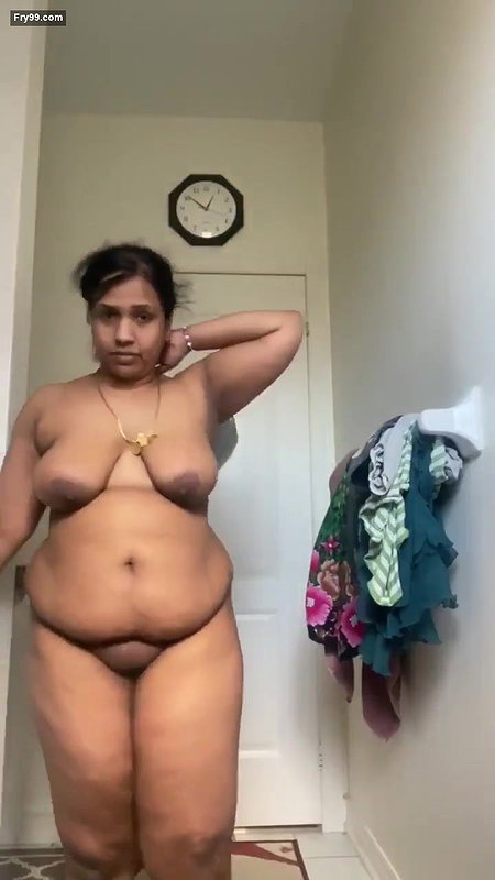 Desi village aunty nice body