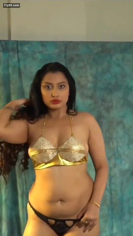 Desi sexy model hot bkni