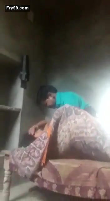 Village bhabhi fucking by lover