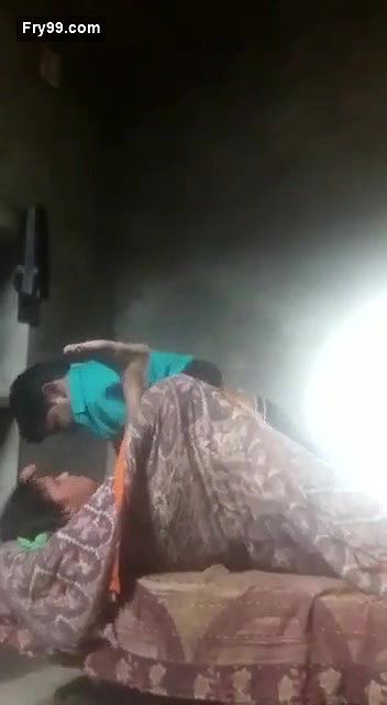 Village bhabhi fucking by lover