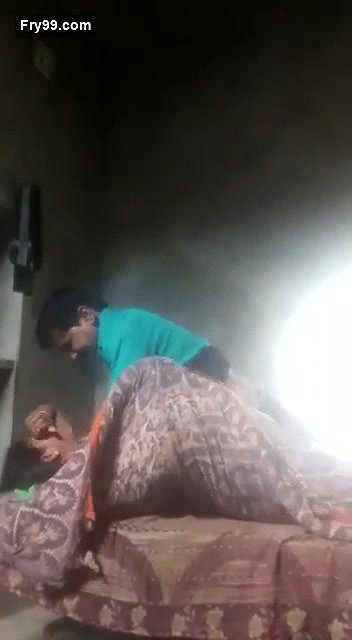Village bhabhi fucking by lover