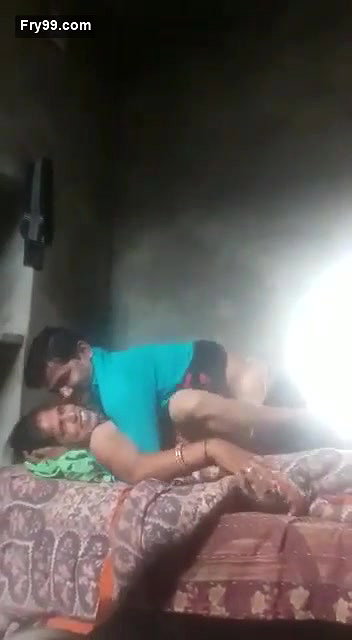 Village bhabhi fucking by lover