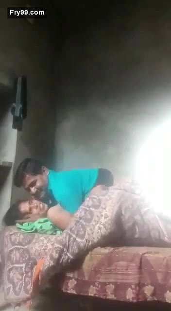 Village bhabhi fucking by lover
