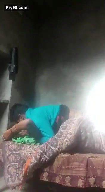 Village bhabhi fucking by lover