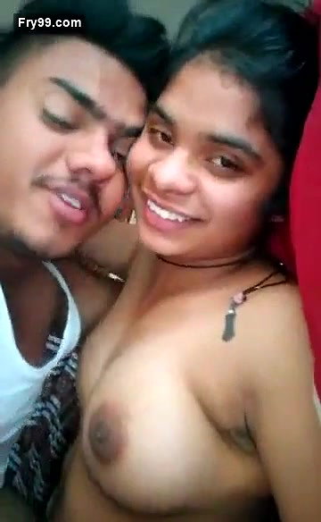 HORNY COUPLE CUTE GF HAVING FUN