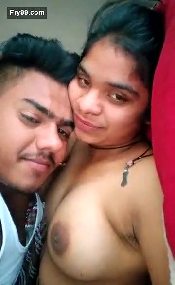 HORNY COUPLE CUTE GF HAVING FUN