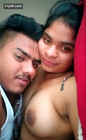 HORNY COUPLE CUTE GF HAVING FUN