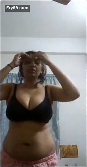 Big Booby Employee babe So hot nude recordings 2 VIDEOS