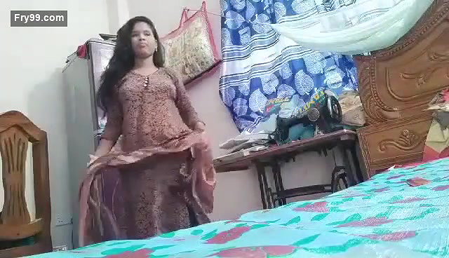 Sexy Figure Girl Showing And Fingering