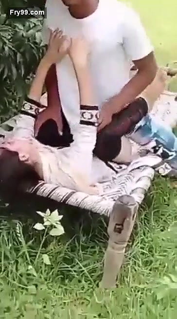 Khet me jabarjast thukaii