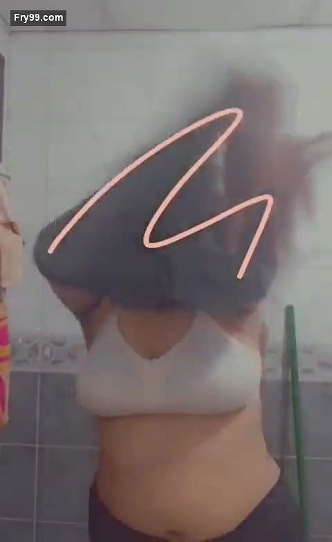 Paki Girl showing Her Bigboobs