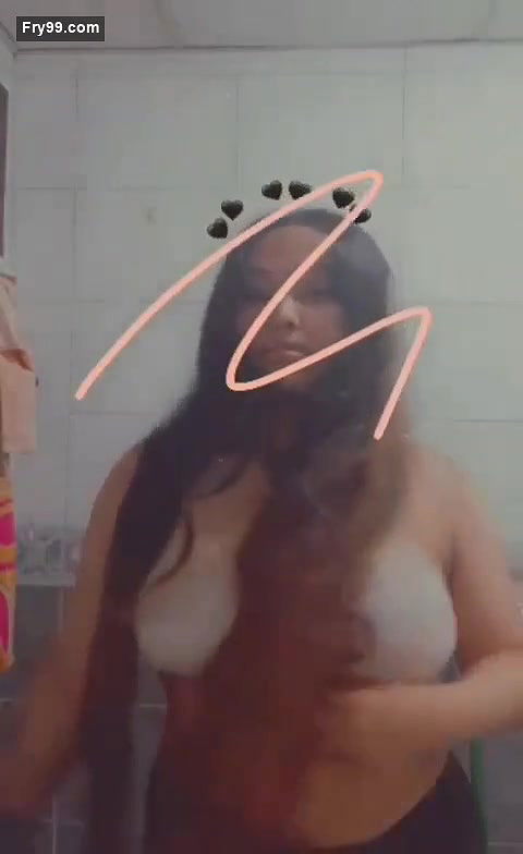 Paki Girl showing Her Bigboobs