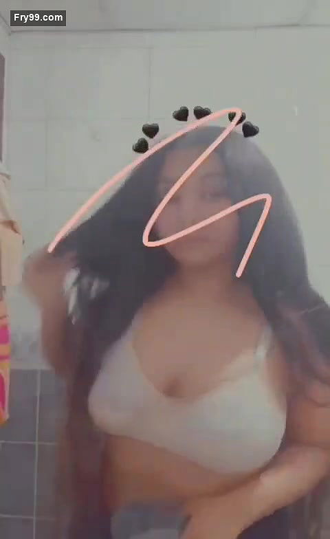 Paki Girl showing Her Bigboobs