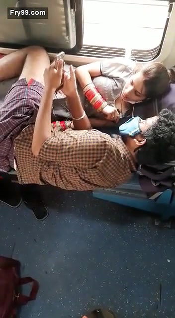 Desi village lover romance on train