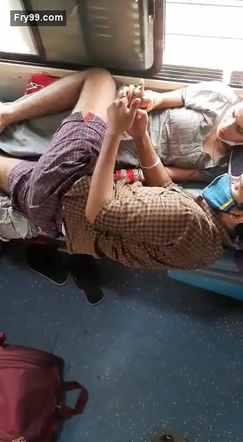 Desi village lover romance on train