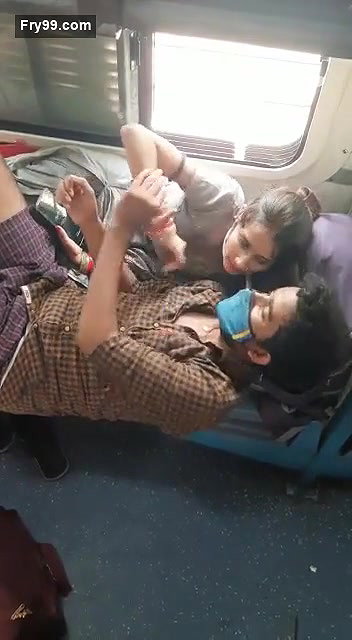 Desi village lover romance on train