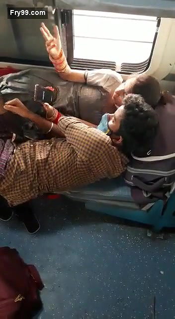Desi village lover romance on train