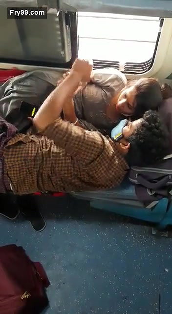 Desi village lover romance on train