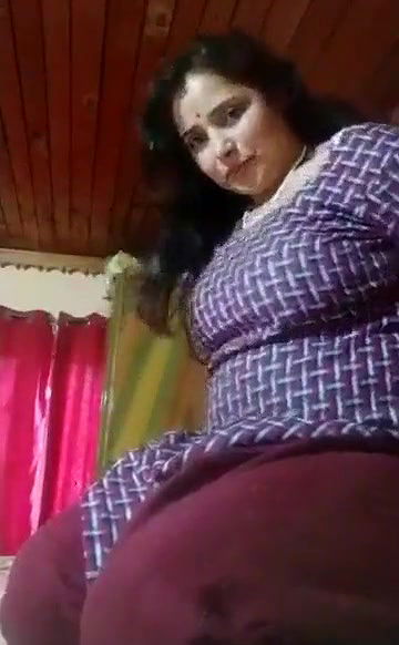 Desi Mature Beautiful Bhabhi Boob Press and Show Pussy