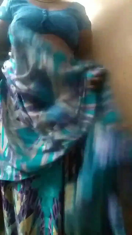 Tamil Bhabhi Saree Strip Tease