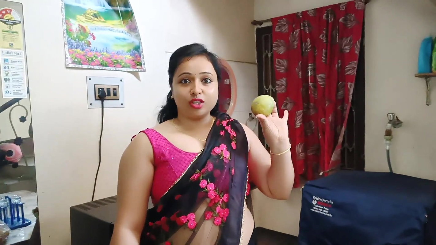 Sumi showing boobs What’s these in my hand iceapple