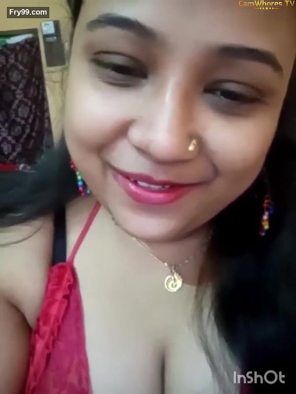 Hot beautiful chubby model masturbating pussy