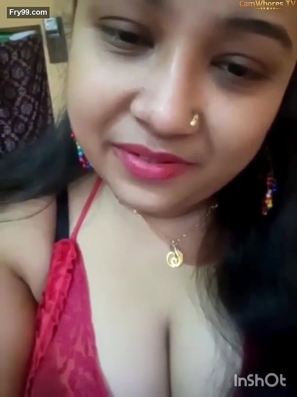 Hot beautiful chubby model masturbating pussy