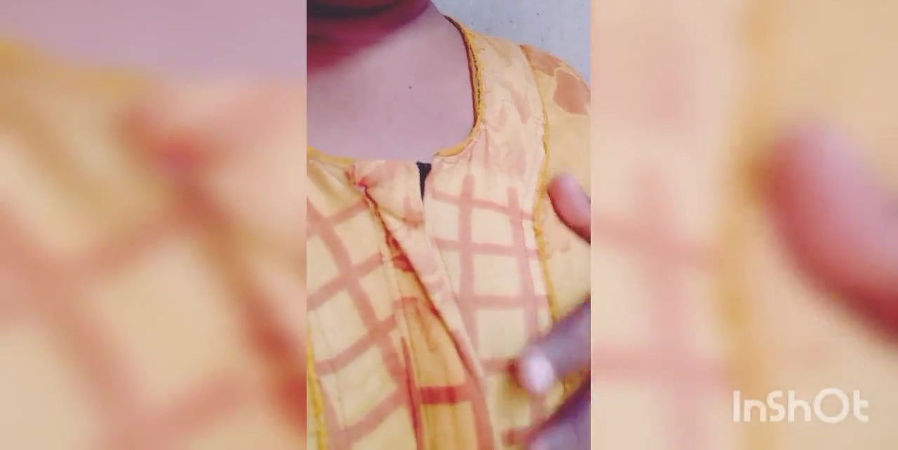 Fat maid Reshma rubbing her wet juicy pussy