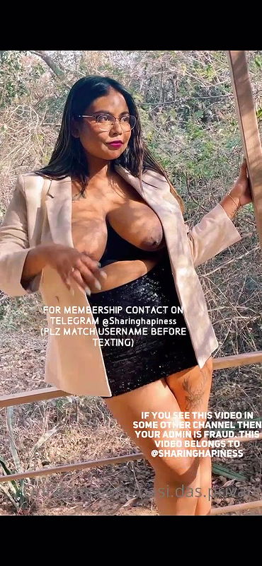 Oasi topless in public