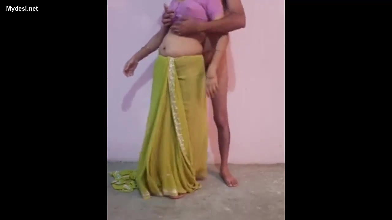 Bhabhi in sare having sex