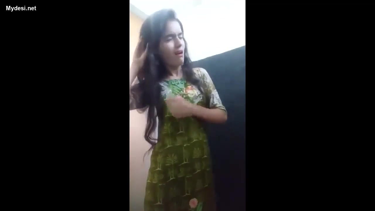 Desi  cute college girl bath