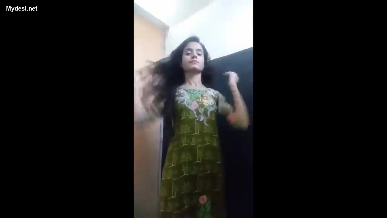 Desi  cute college girl bath