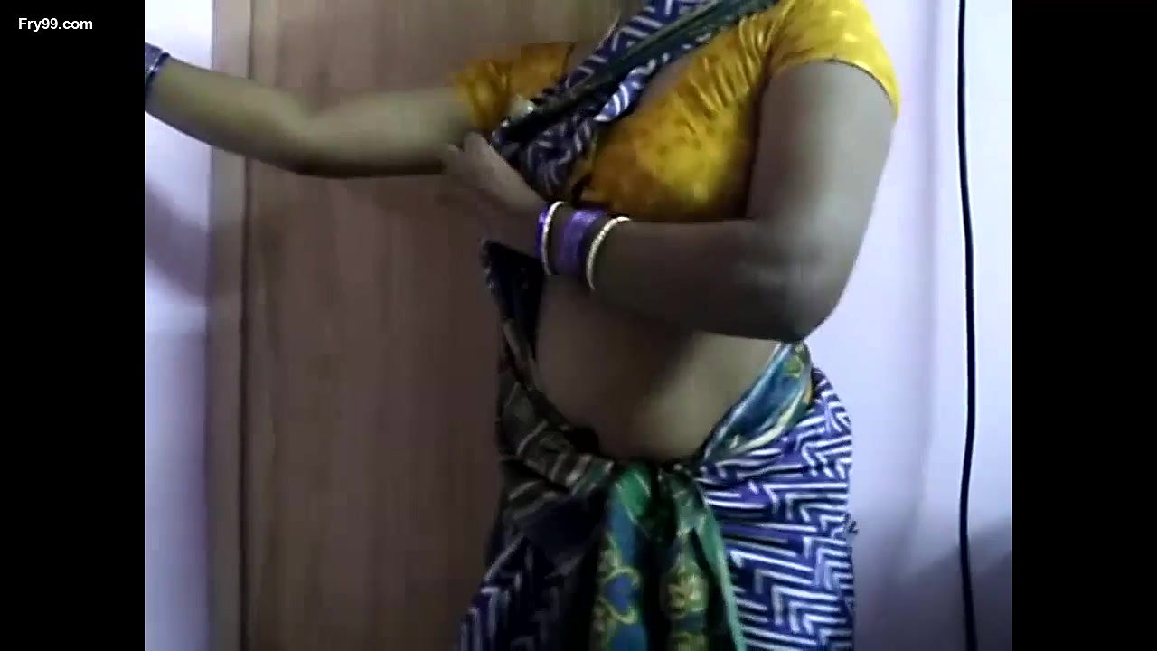 Aunty In Sari Pussy Touching – Movies