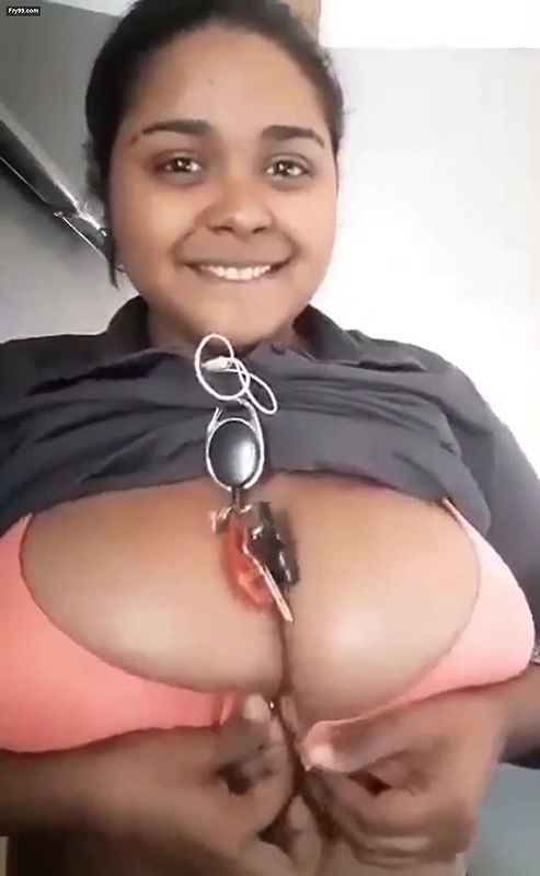 Big Boobs GF Showing For BF