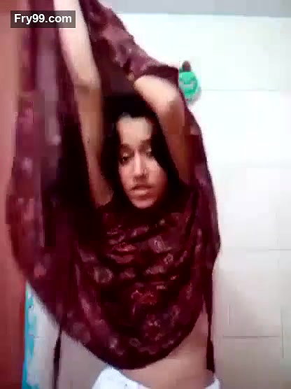 Juicy Indian Teen Shower – Movies