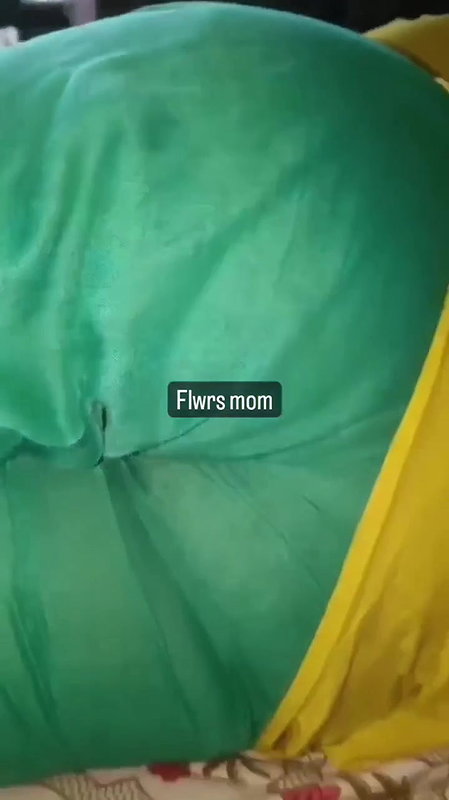 Studying girl show her clearly ass