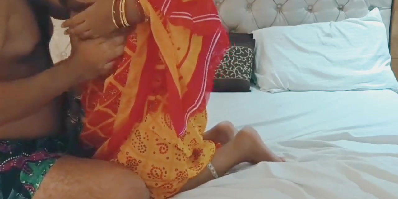 XXX Village Wife fuck in Yellow Saree. Clear hindi voice