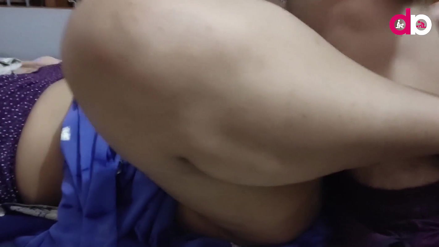 Desi indain maid fucked early in morning in sari