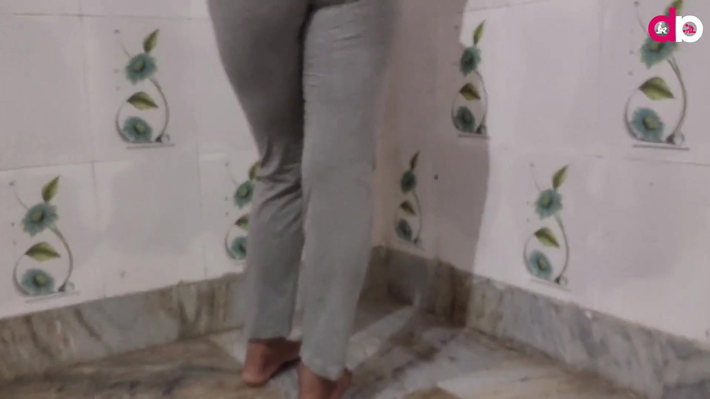 Indian College Girl fucks Her pussy hard with Banana and squirting