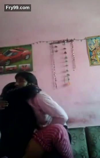 Muslin Aunty Hindu Boyfriend MMS – Movies