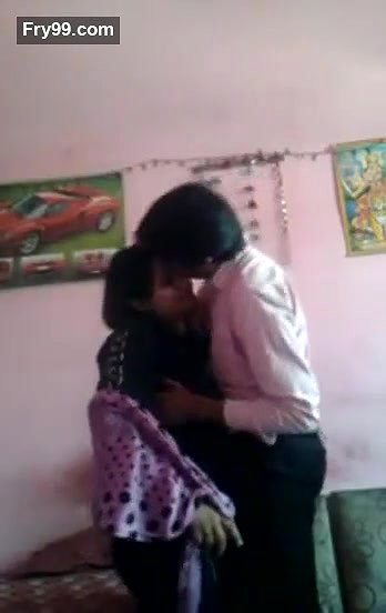Muslin Aunty Hindu Boyfriend MMS – Movies