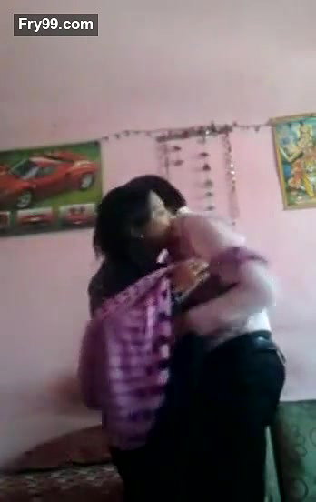 Muslin Aunty Hindu Boyfriend MMS – Movies