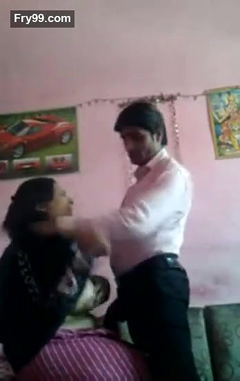 Muslin Aunty Hindu Boyfriend MMS – Movies