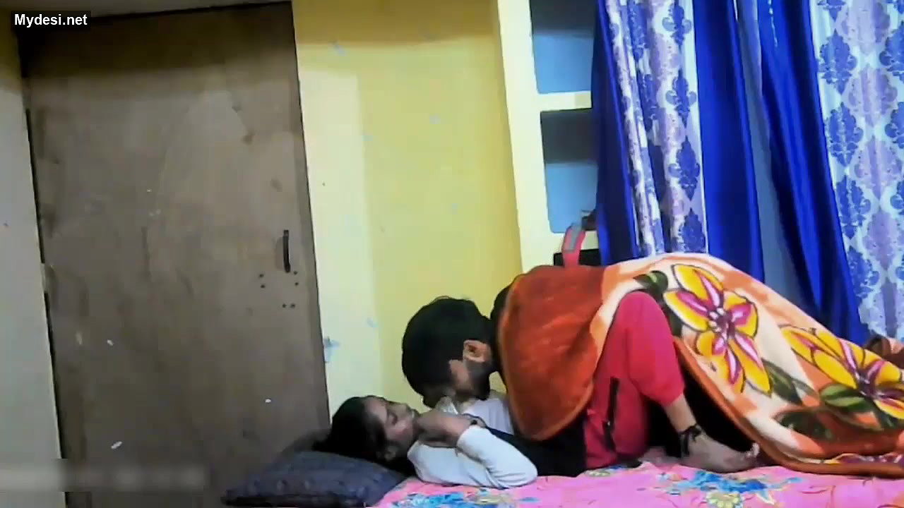 Desi bhabhi wearing clothes after shower