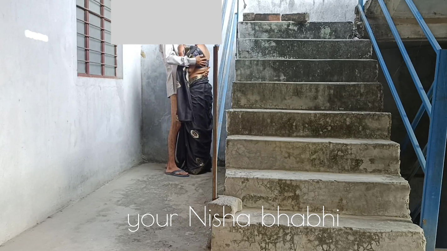 Padosi bahu ne chori se chudai