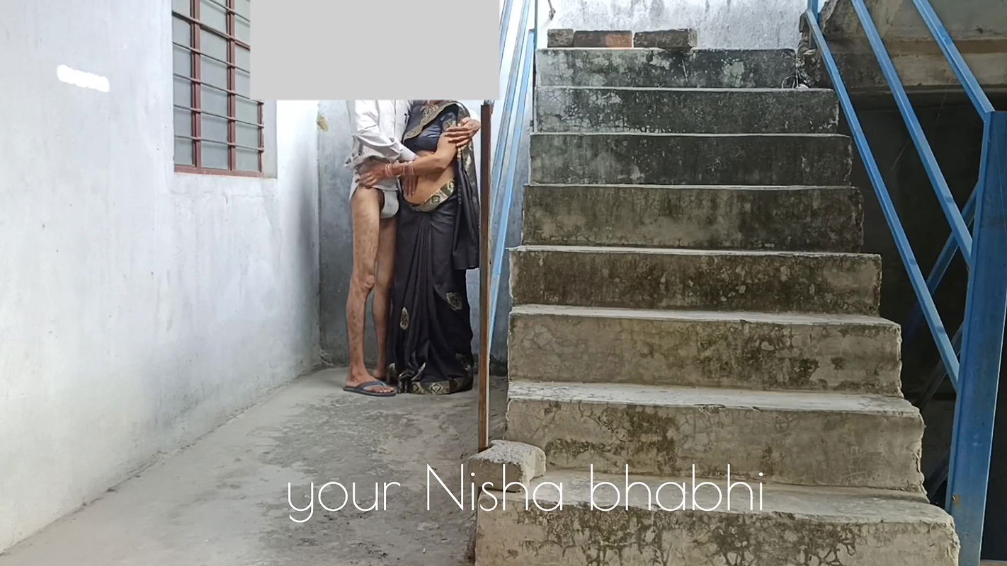 Padosi bahu ne chori se chudai